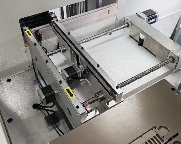 Rail-Mounted Automatic Clamping Fixture